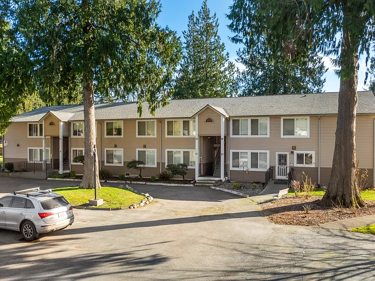 Cedars Apartments & Daffodil Court Townhomes — Photo 9