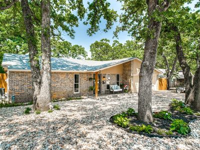 1001 N Lucas Dr, Grapevine, TX, 76051