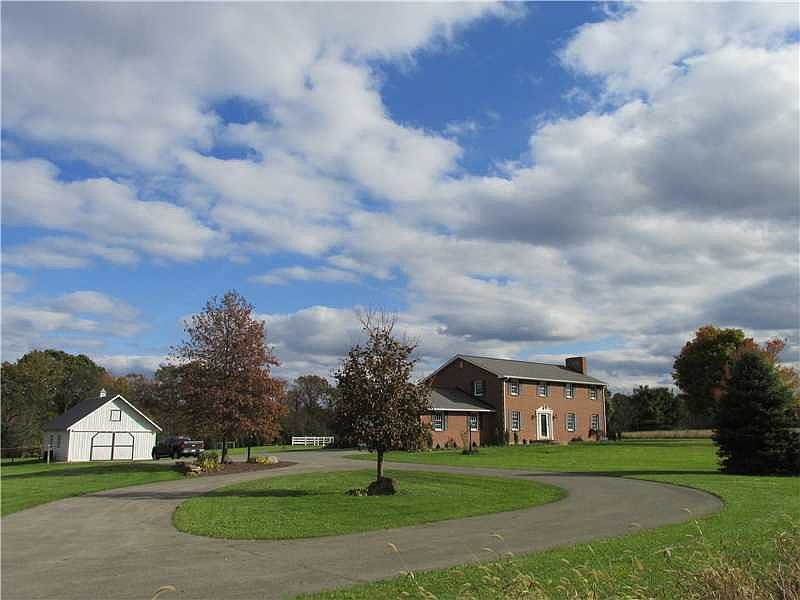 1st image of 141 Country Ln
