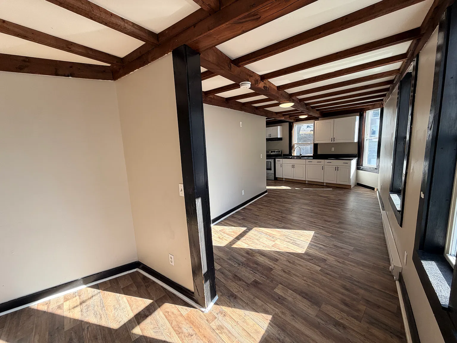 1 bed, 700 sqft, $1,500 — Photo 4