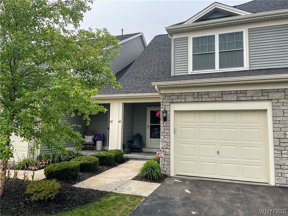 1st image of 40 Denton Dr
