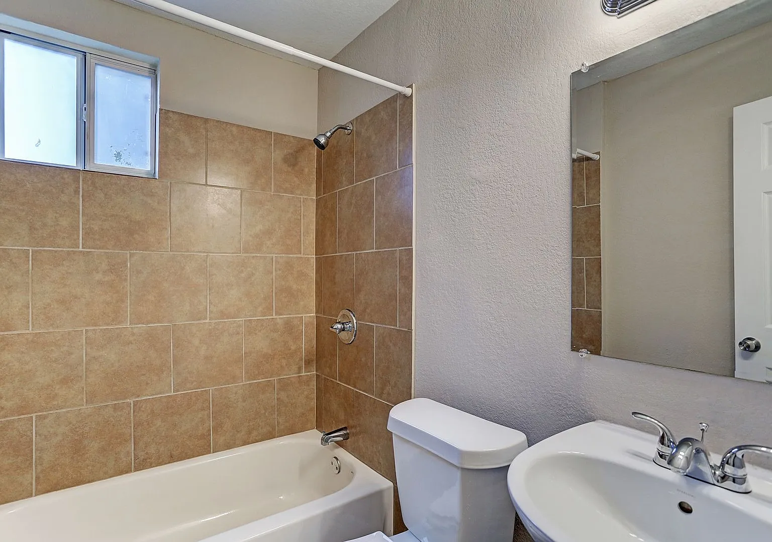 2202 Park Street — Photo 4