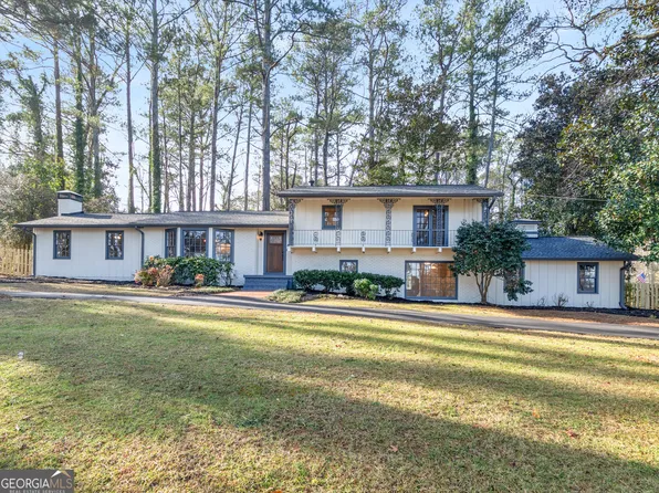 2999 Emerald Dr, Jonesboro, GA 30236