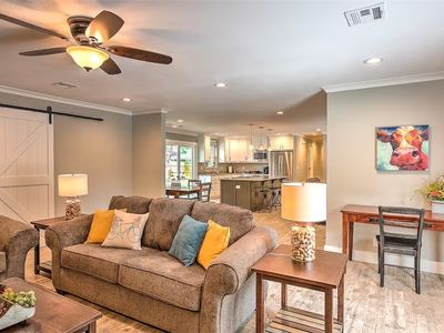 204 SW G St, Bentonville, AR, 72712