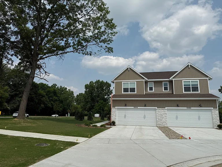 Okemos Grand Reserve — Photo 12