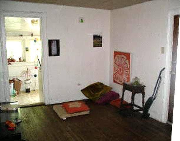 2nd image of 211 W Illinois St APT 4