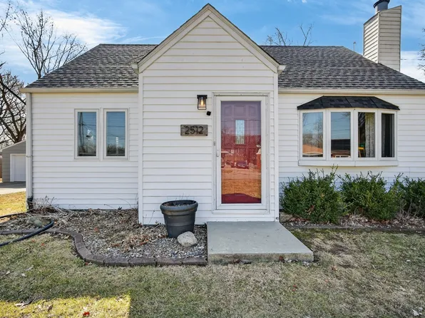 2512 Mann Ave, Des Moines, IA 50310