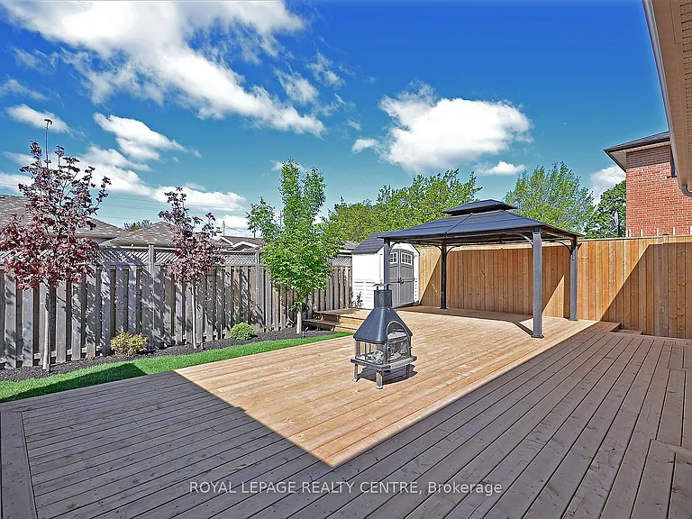 326 Slade Cres #LOWER — Photo 30