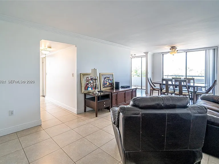 7300 Wayne Ave #401 — Photo 5