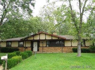 26 Bel Rue Dr, Belleville, IL 62226