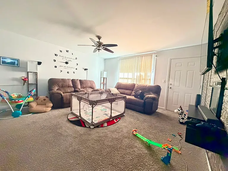 2313 Applewood Dr — Photo 9