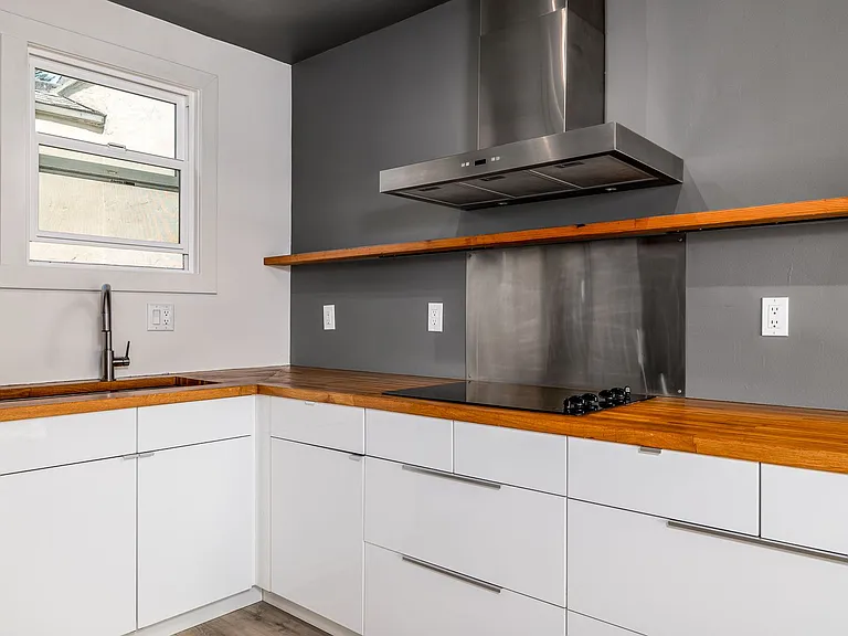 919 Teresita Blvd — Photo 10