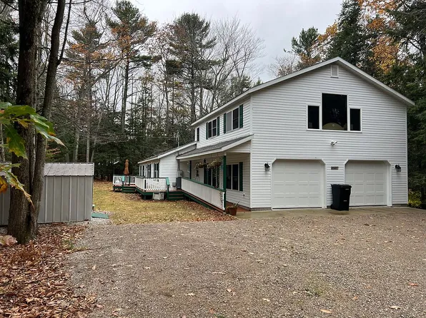 13057 N Cherrywood Ct, Northport, MI 49670