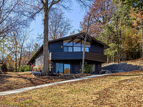 5th image of 1156 E Lakefront Dr