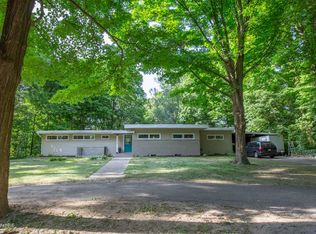 7635 10 Mile Rd NE, Rockford, MI 49341