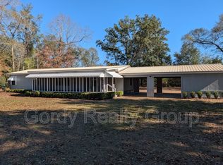 6511 Blue Springs Rd, Grand Ridge, FL 32443