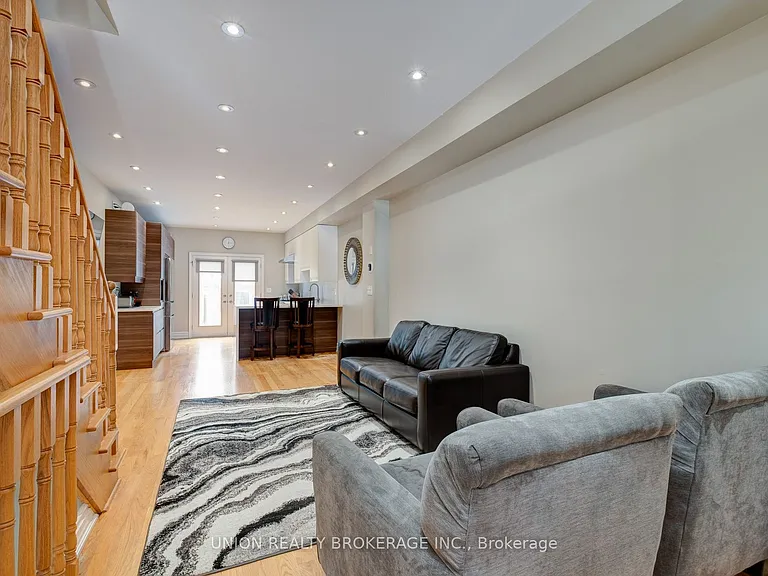 77 Logan Ave — Photo 5
