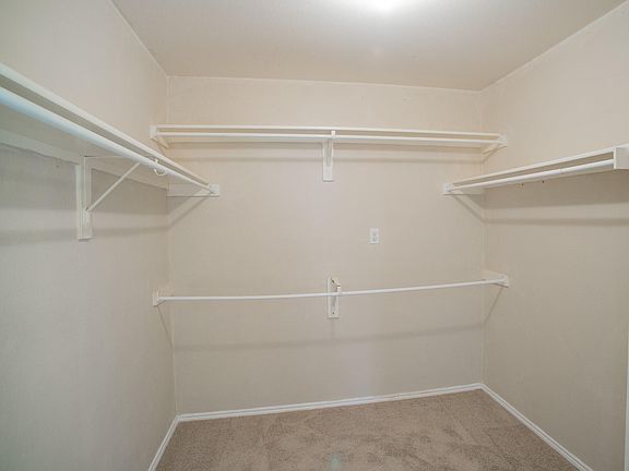 5th image of 6823 Wood Crest Ln