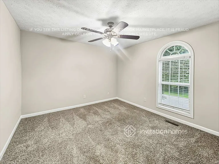1040 Burning Bush Dr — Photo 13