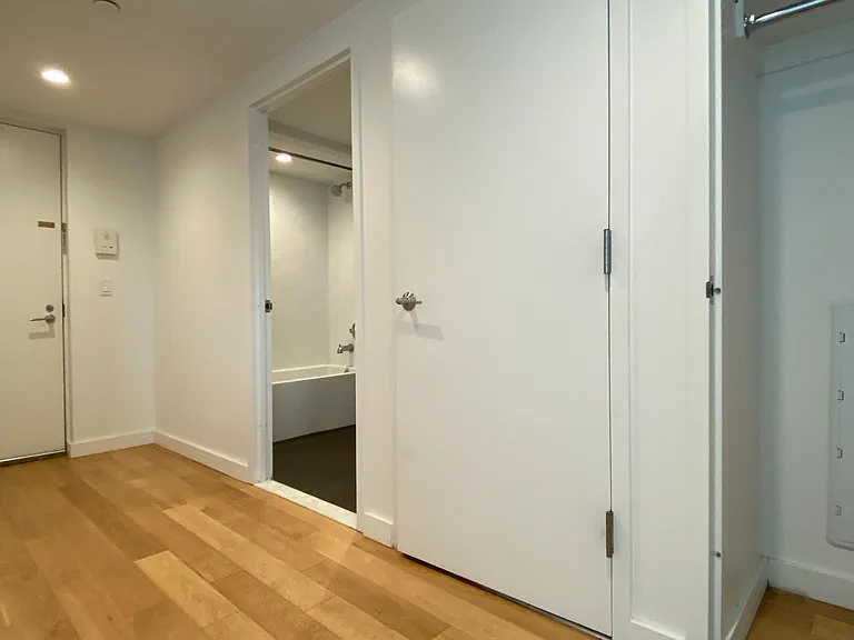 150 Union Ave #7R — Photo 7