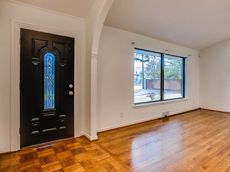5815 Walnut Hill Ln — Photo 18