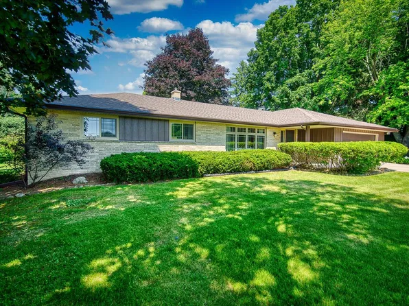 557 Granville ROAD, Cedarburg, WI 53012