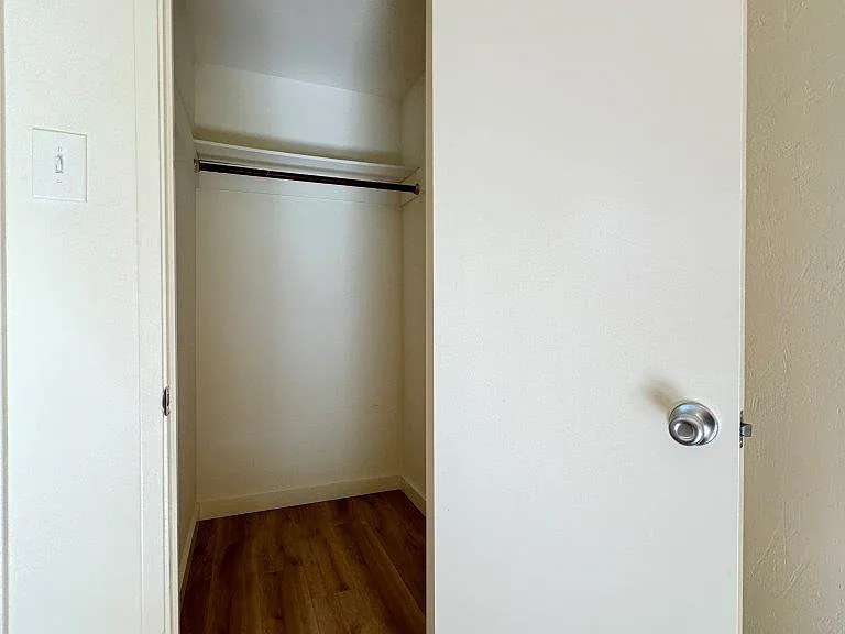 1555 Oxford Street — Photo 11