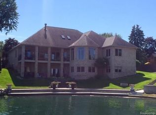 5543 Celestial Ct, Shelby Township, MI