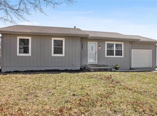 2003 Stacy Rd, Harrisonville, MO 64701