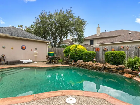 2130 Water Way, Seabrook, TX 77586