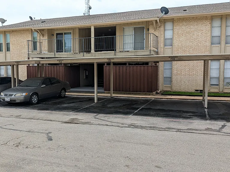 5808 Sandhurst Ln #C3 — Photo 11