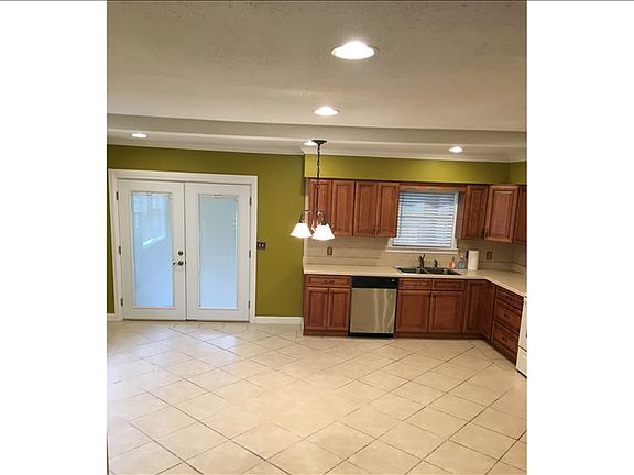 5th image of 10448 Kendrick St