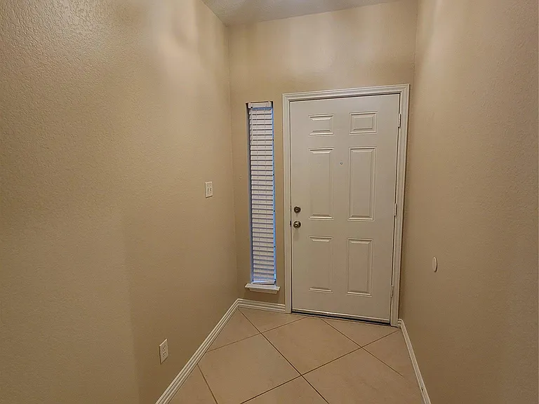 3307 Saint Genevieve Dr — Photo 3
