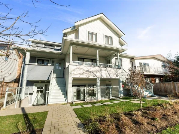 2229 W 16th Ave, Vancouver, BC V6K 3B1