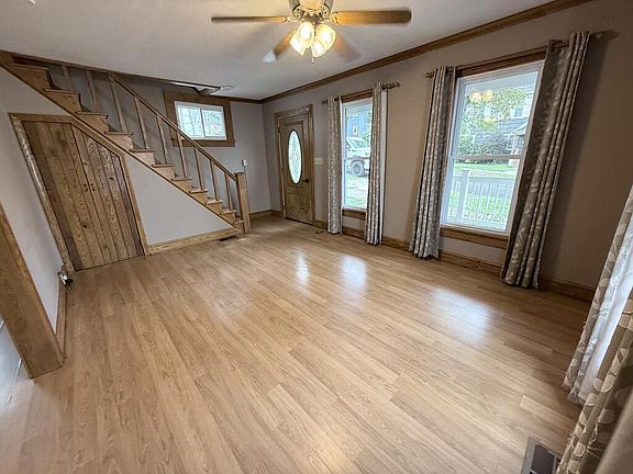 3rd image of 1431 Chestnut St