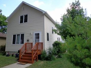 485 3rd Ave SE, Wells, MN 56097