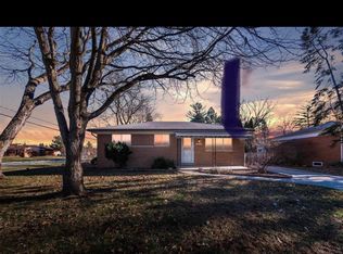 25840 Pineview Ave, Warren, MI 48091