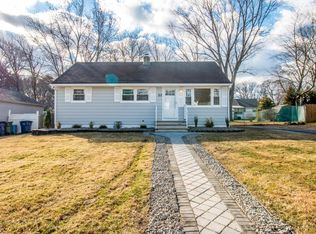 22 Willow Dr, Neptune, NJ