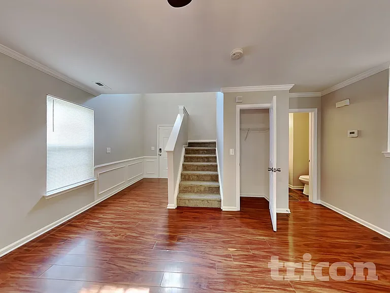 6716 Commack Dr — Photo 3