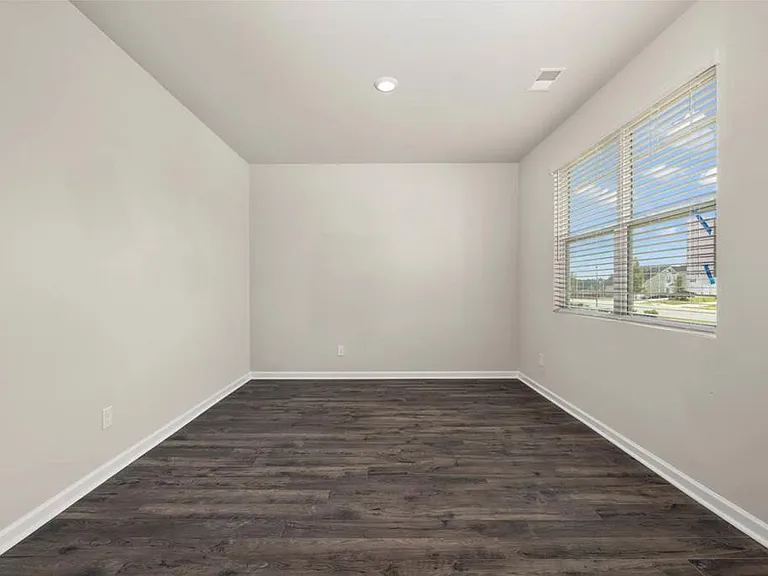 458 Furlough Dr — Photo 7