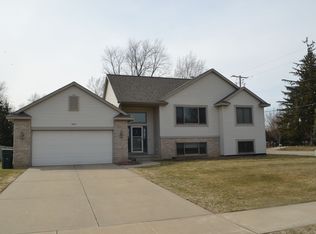 1971 Awixa Ave NW, Grand Rapids, MI 49534