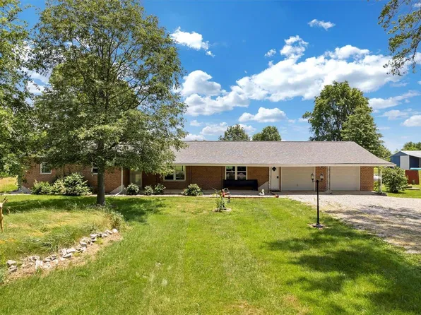 8724 Heinz Rd, New Douglas, IL 62074