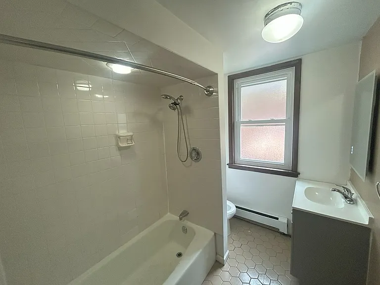 171 Kendall Ave #2 — Photo 4