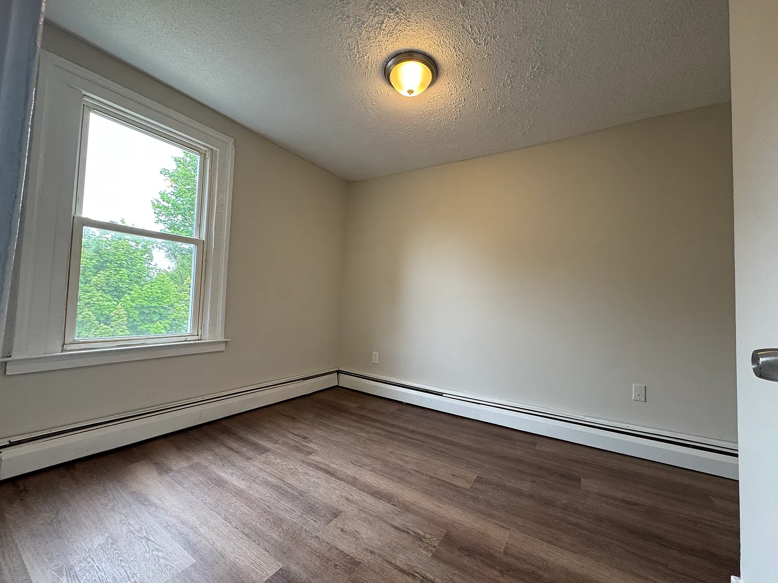 4 bed, 1200 sqft, $2,345 — Photo 2
