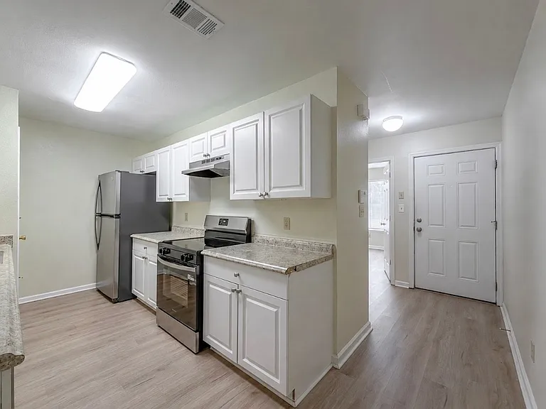 836B W Georgia St — Photo 7