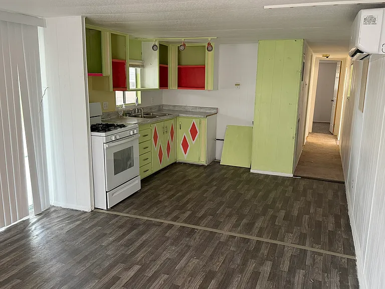 1625 Toro Dr — Photo 3