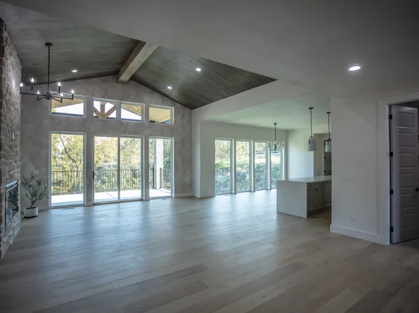 341 W Monarchwood Drive, Nixa, MO 65714