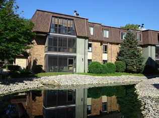 9163 Center Rd APT D, Palos Hills, IL 60465