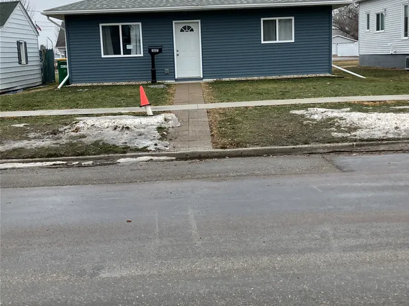 307 9th St N, Wahpeton, ND 58075