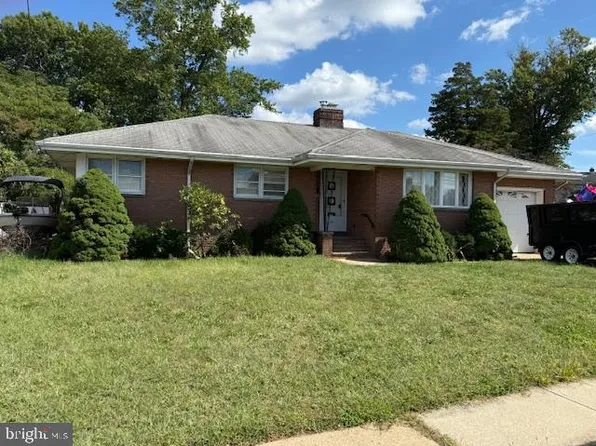 26 Coral Dr, Hamilton, NJ 08619